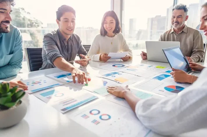 How Retail Analytics Software Will Redefine Store Profitability in 2025