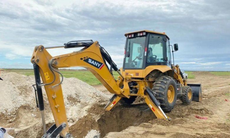 How Do You Choose the Right Backhoe Loader Model?
