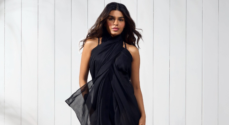 Sarongs: The Versatile Essential for Beach Fashion